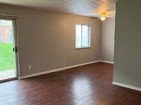 $800 / Month Apartment For Rent: 720 W Centennial Ave Apt 24B - Consolidated Pro...