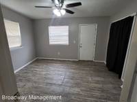 $900 / Month Apartment For Rent: 320 E Edwards St - APT #18 - Broadway Managemen...
