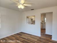 $1,600 / Month Apartment For Rent: 1609 56th Street S, Unit E - Updated Duplex Apa...