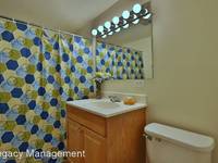 $825 / Month Apartment For Rent: 1420 West Glen Avenue Apt 201 - Hollybrook Apar...