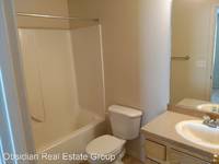 $1,800 / Month Apartment For Rent: 2611 NW Cedar Ave - #2 - Obsidian Real Estate G...