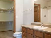 $915 / Month Apartment For Rent: 1320 34th Ave SE #302 - Crossings At The Bluffs...