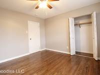 $1,300 / Month Apartment For Rent: 200 W Merchant St Apt 107 - The Commons At Audu...