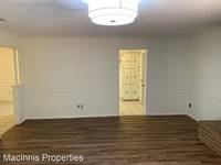 $1,675 / Month Home For Rent: 4904 Yale St - Unit A - MacInnis Properties | I...
