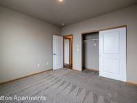 $1,950 / Month Apartment For Rent: 407 S. Kansas Loop - 733 - Sutton Apartments | ...