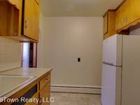 $595 / Month Apartment For Rent: 1726 9th Street Moline - Unit 5 - MillTown Real...