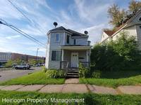 $1,300 / Month Apartment For Rent: 223 N 11th Ave E - #2 - Heirloom Property Manag...