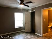 $529 / Month Apartment For Rent: 148 Varsity Dr. - 148 Varsity Rm C - Raven Prop...