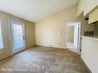 $1,300 / Month Home For Rent: 4225 Thornbriar Lane O-212 - Rental Heroes LLC ...