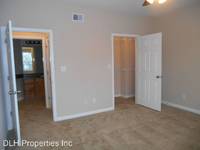 $1,256 / Month Apartment For Rent: 2000 Central Parkway - 0513 - Carrington Park A...