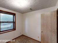 $2,300 / Month Apartment For Rent: 305 N Salisbury - Unit 3 - Stratford II | ID: 1...