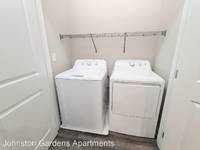 $895 / Month Apartment For Rent: 5705 NW 57th Ave 101 - Johnston Gardens Apartme...