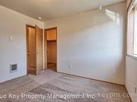 $1,695 / Month Apartment For Rent: 808 SE 4th Street - Unit 10 - Blue Key Property...