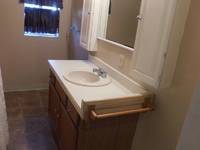 $900 / Month Apartment For Rent: 420 W. 10th Street - 5 - Keystone Property Mana...