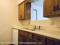 $560 / Month Apartment For Rent: 815 N. Cedarbrook - 815-8 - HS PROPERTY MANAGEM...