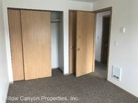 $1,050 / Month Apartment For Rent: 66 SW 3rd St #11 - Willow Canyon Properties, In...