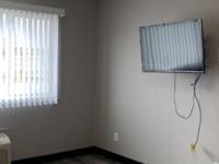 $650 / Month Apartment For Rent: 3303 W Oakland Ave - Applications- Big Unit - P...