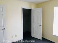 $850 / Month Apartment For Rent: 2614 W Jefferson St #2 - Schempp Realty & M...