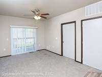 $975 / Month Apartment For Rent: 120 N Sycamore Ave - 215 - Sycamore Apartments,...