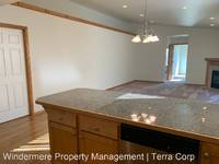 $2,550 / Month Home For Rent: 3711 Portage Lane - Windermere Property Managem...