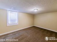 $1,395 / Month Apartment For Rent: 171 East 12th Avenue Apartment 3 - Venice Prope...