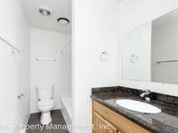 $1,250 / Month Apartment For Rent: 8415 N Fessenden Street - 10 - Desirable N. Por...