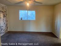 $595 / Month Apartment For Rent: 760 Willow Street - Unit 38 Unit 38 - Realty Sa...