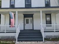 $1,200 / Month Apartment For Rent: 205 S Grove St - #1 - READY FOR MOVE-IN! Multi-...