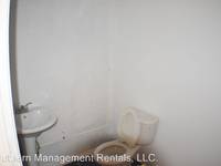$1,000 / Month Home For Rent: 658 E Market St 1st Floor Commercial - Southern...