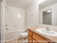 $1,795 / Month Apartment For Rent: 1924 Meadowridge Ave - Diversified Property Man...