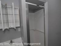 $450 / Month Apartment For Rent: 1024 15th Ave - Unit 8 - Easy Street Property M...