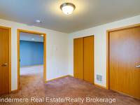 $1,800 / Month Home For Rent: 18222 Smokey Point Blvd #42 - Windermere Real E...