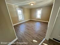 $925 / Month Apartment For Rent: 3 King Court Apt 2 - Brown House Properties | I...