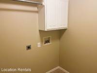 $1,150 / Month Apartment For Rent: 802 N Englewood Avenue - B - Location Rentals |...